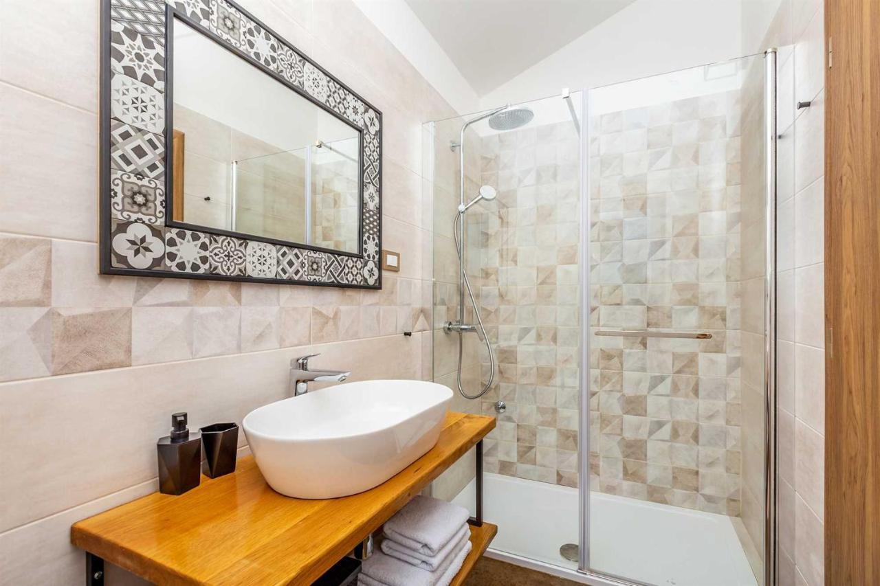 Luxury Apartment Viktorija With Private Pool Cizici Luaran gambar